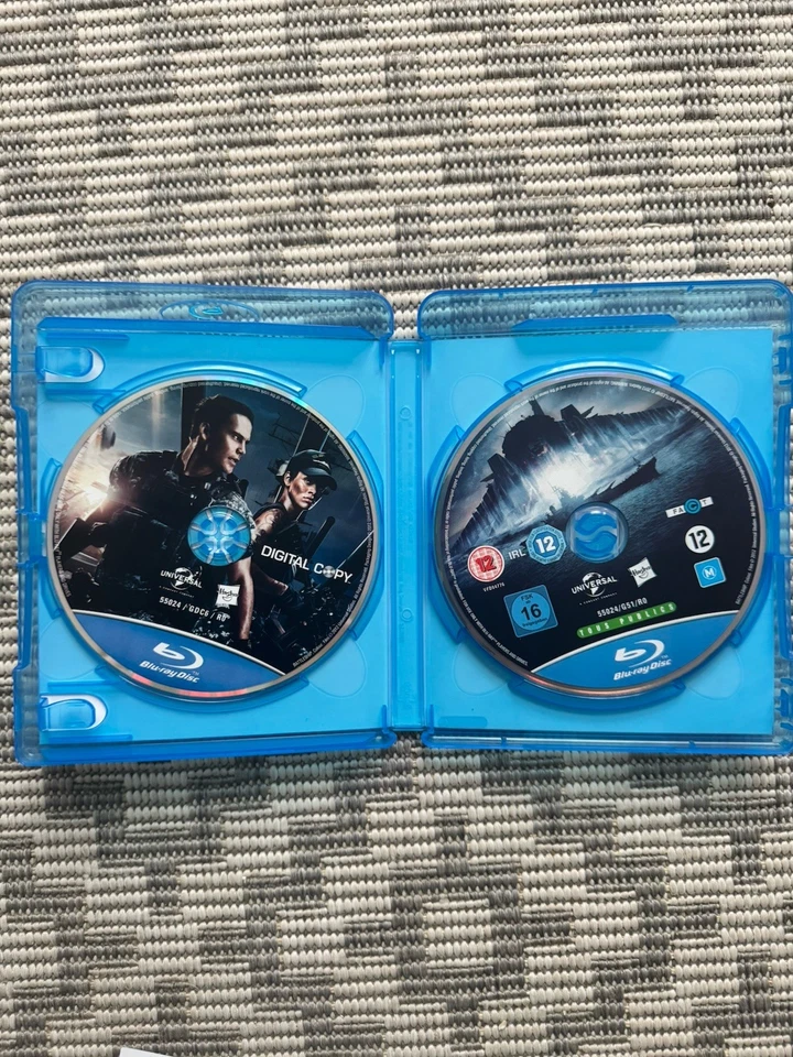 Battleship BluRay (Swedish Import) DVD Region 2 - Like New - Image 3 of 3