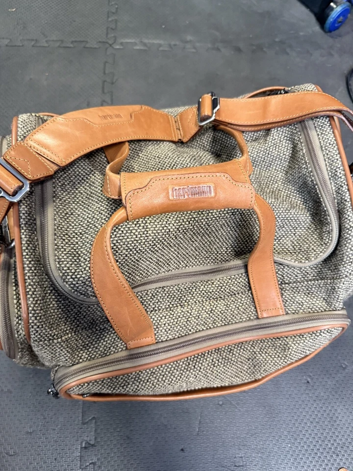 Equipaje de mano Hartmann de cuero tweed con cinturón fin de semana. Correa para el hombro. 19,5" Foto 3 de 4
