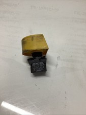 ALLEN BRADLEY 800E-3X01 S A W/ 800E-3X10 S A CONTACT BLOCK W/ Button I-008