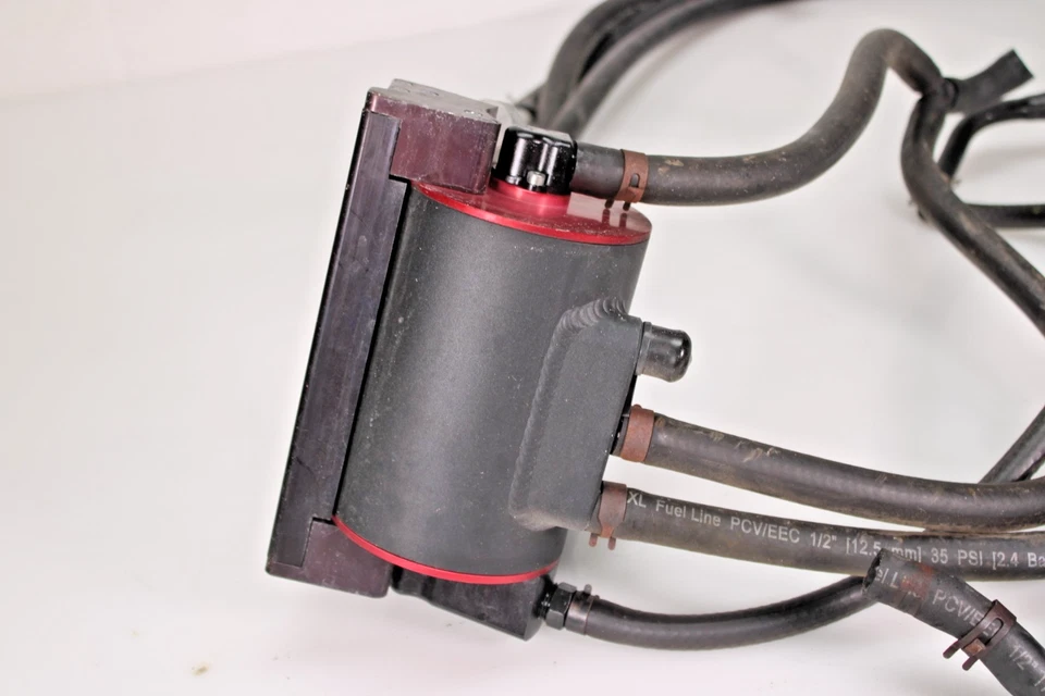 Separador de aceite de aire Subaru WRX 2015-2021 Cobb con mangueras OEM Foto 4 de 4