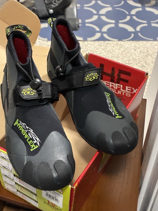 Hyperflex Amp 2mm Booties Size 8 (new)