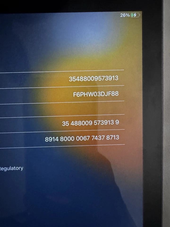 Apple iPad A1954 (6th Gen) 32GB WiFi + Cellular Space Gray Verizon No Cord EUC - Image 3 of 4