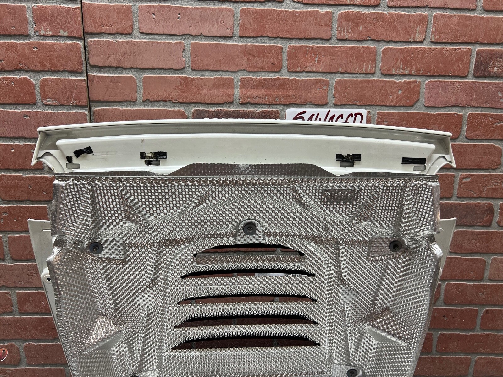 15-17 MCLAREN 650S SPIDER REAR ENGINE BONNET DECK LID CENTER VENT GRILLE OEM