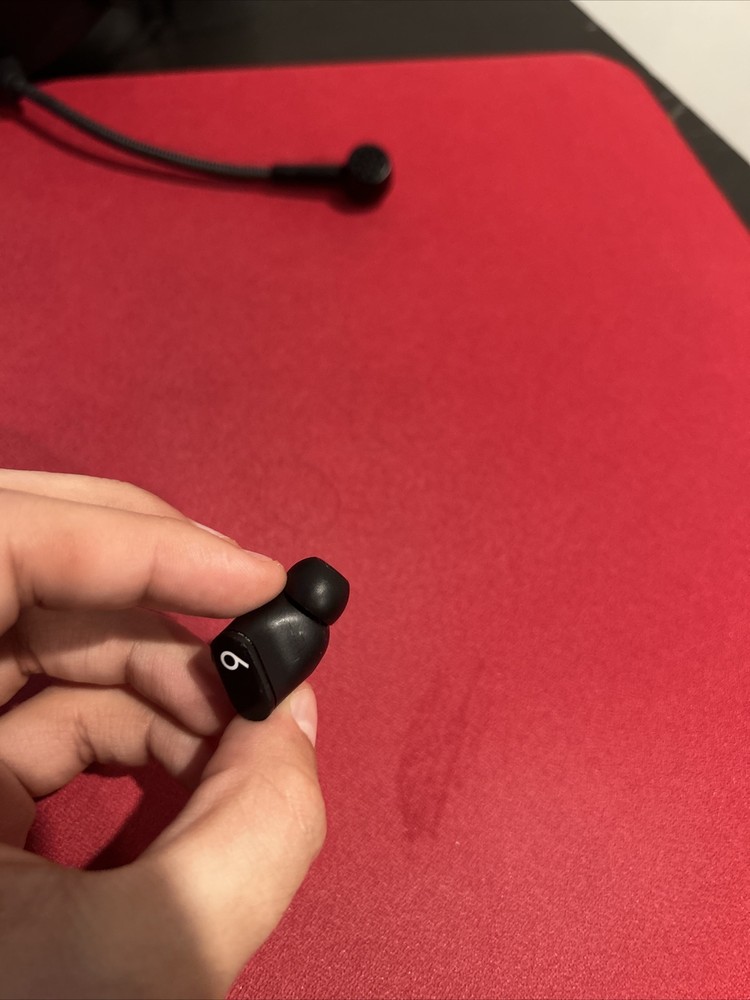 beats studio pro left ear