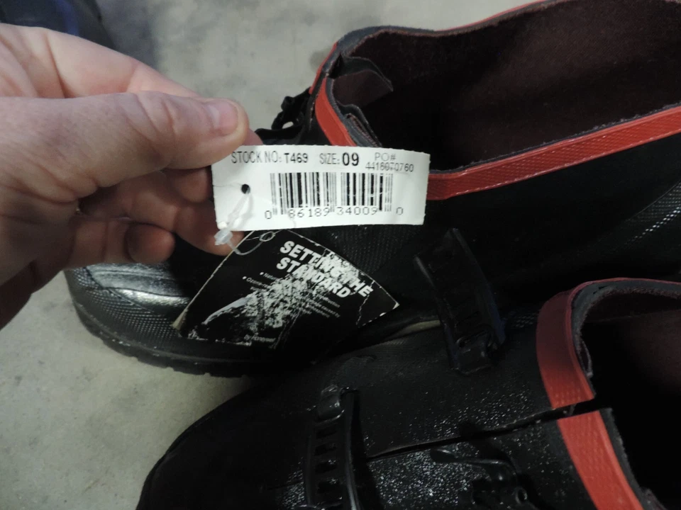 Honeywell Ranger T469 size 9 overboots - Image 3 of 4