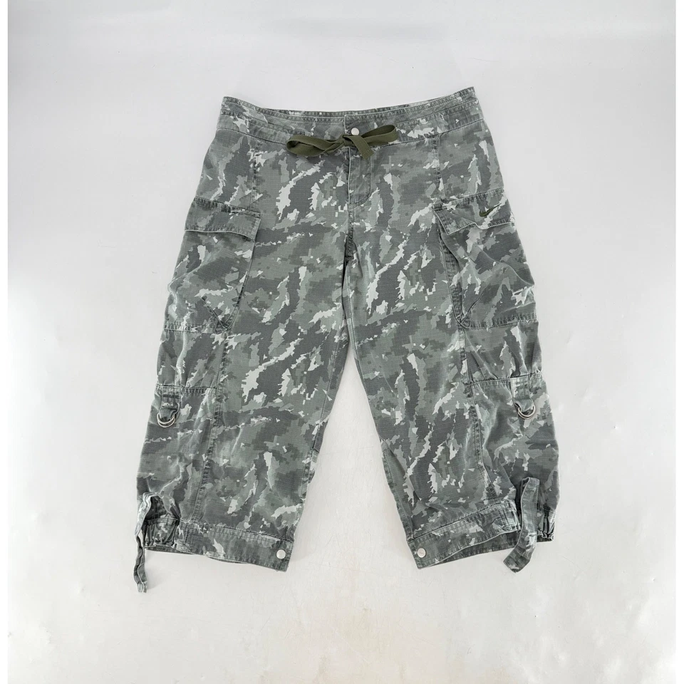 Pantalones cargo Nike para mujer camuflados capri con cordón pequeños (4-6) Gorpcore al aire libre Foto 4 de 4