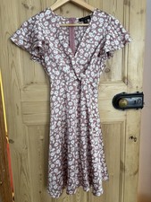 QED London Pink Floral Dress Size 8-Flutter Sleeve