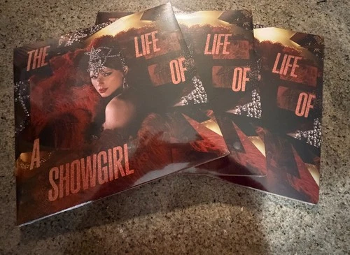 Taylor Swift Vinyl Bundle (Lot of 3 ) – Life of a Showgirl Red Lipstick & Lace