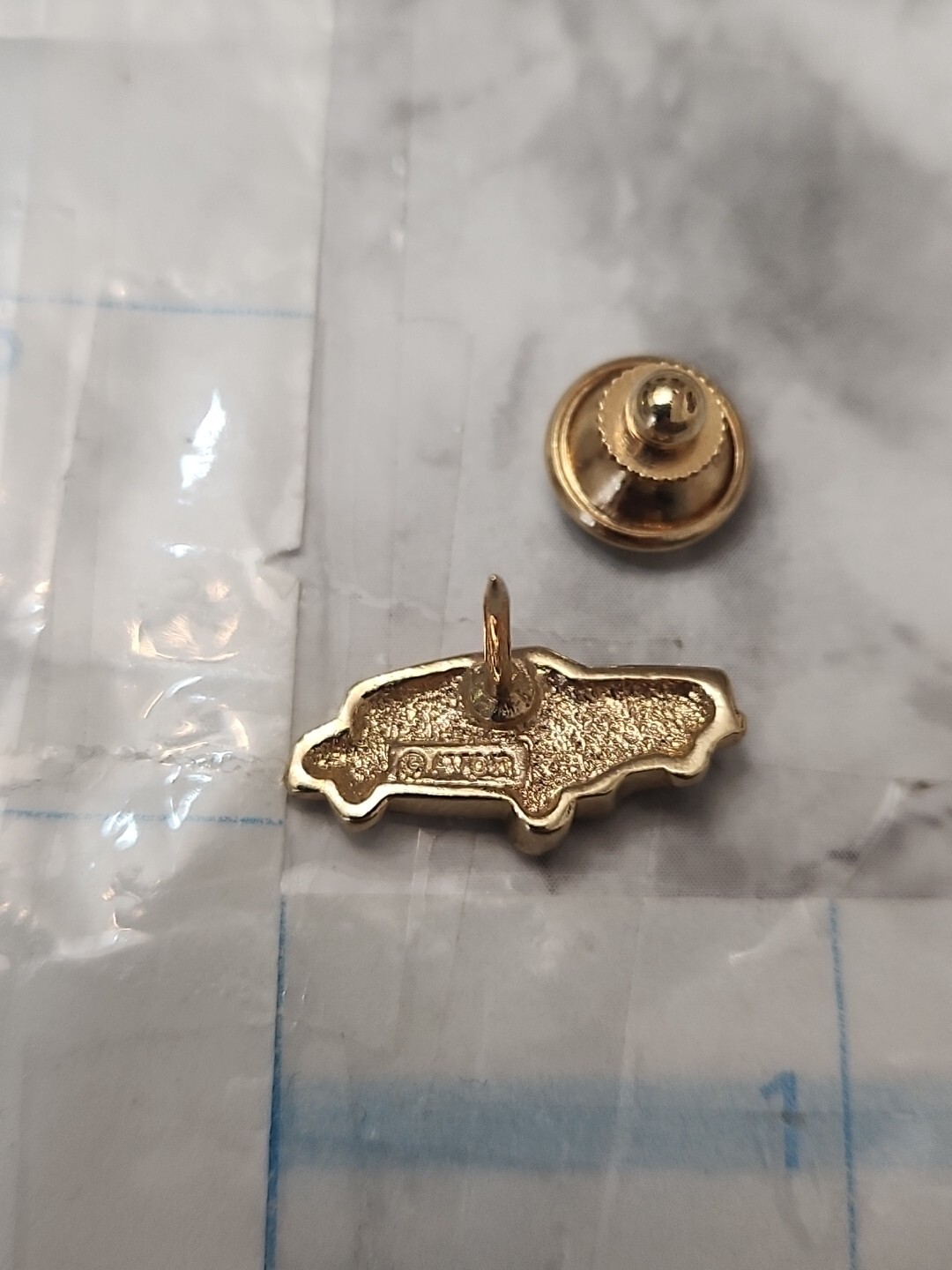 Vintage Avon Antique Classic Car Gold Tone Lapel Pin Hat Lanyard Pins Tie