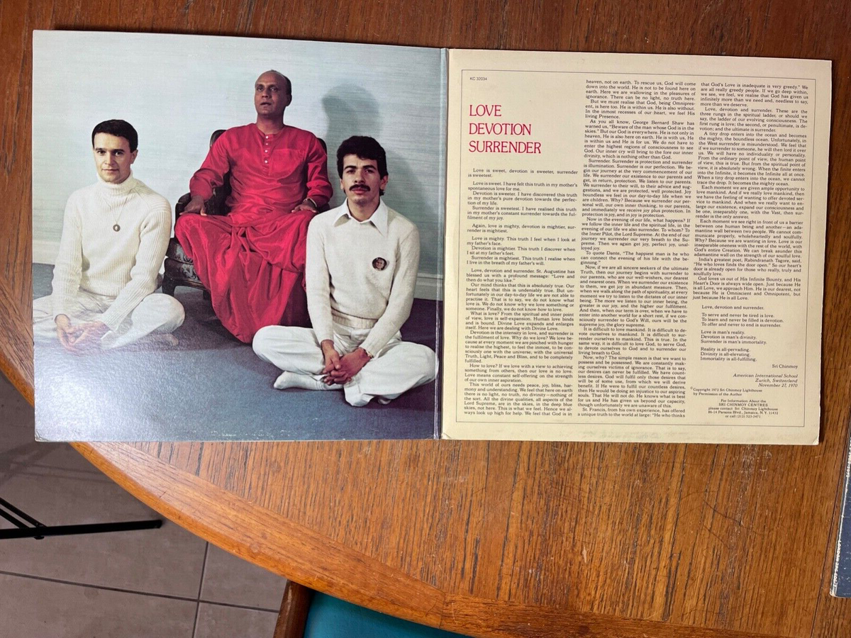 Carlos Santana & Mahavishnu John McLaughlin – Love Devotion