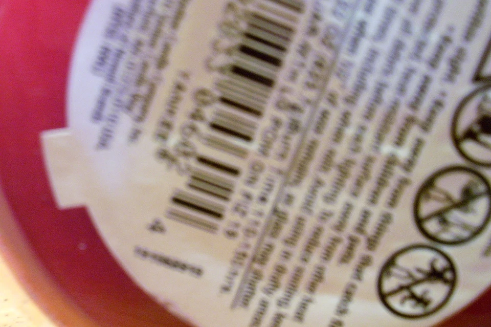 yankee candle 22oz JAR POMEGRANATE GIN FIZZ  + 6 VOTIVES - Image 4 of 4