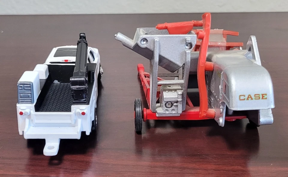 Diecast Vehicle Lot Of 2 Ford Farm Service, Case G Combine Harvester ERTL -READ- - Image 3 of 4