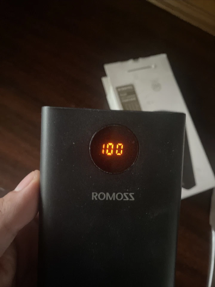 30000mAh Power Bank Universal Portable Backup Battery Charger PD Fast Charge 30W - Image 4 of 4