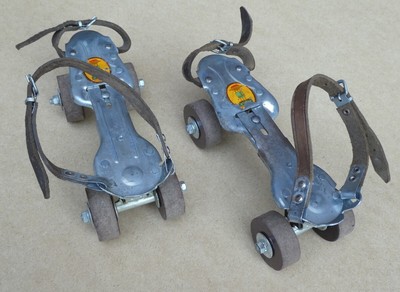 BTFL Pattini A Rotelle Stile Retr&ograve; Per Donne E Ragazzi - Con Ruote 62x38mm E Stopper Regolabile