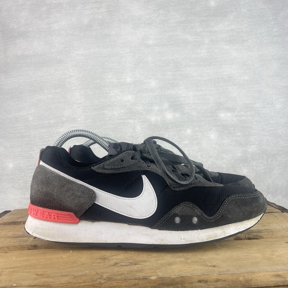 NIKE Venture Runner Shoes Mens Black Iron Gray Running Sneakers CK2944