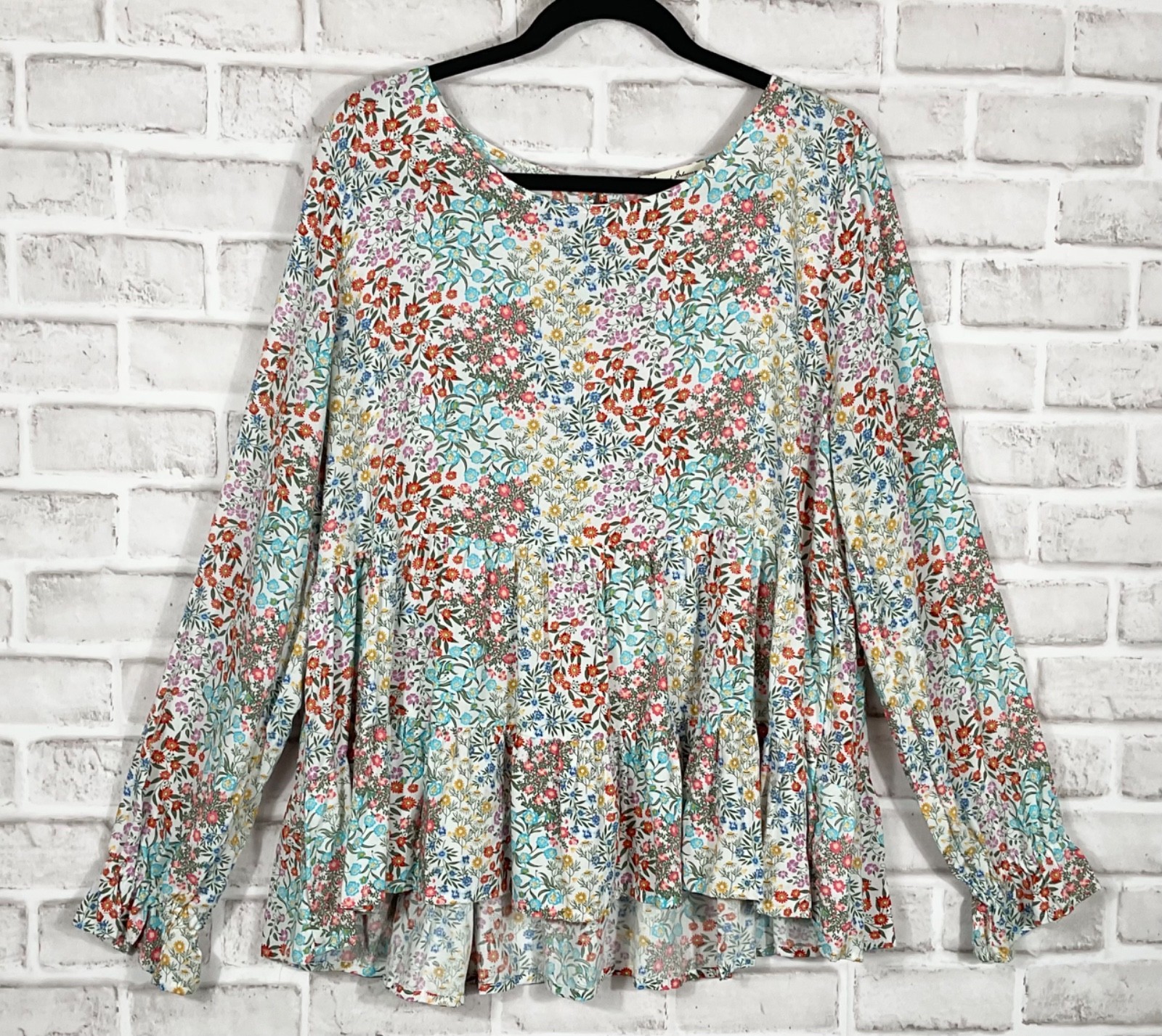 Jane And Delancey Top Womens Sz XL White Floral Keyhole Back Flowy Long Sleeves