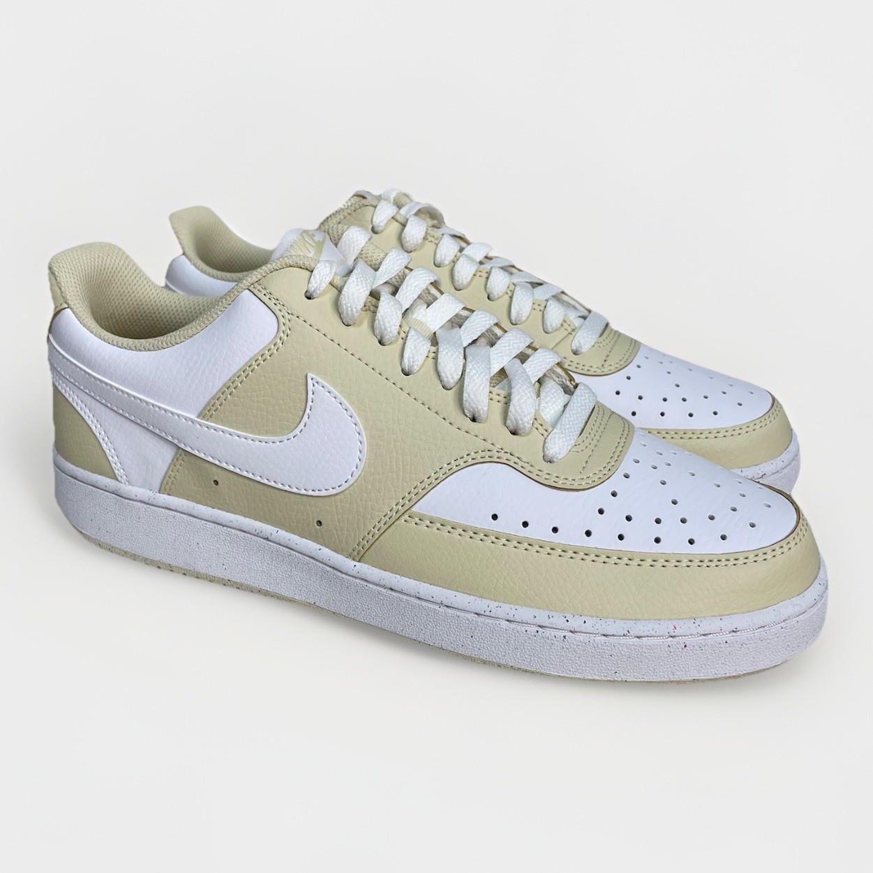 Nike Court Vision Low HM9862-200 Light Khaki White Tennis Gym Shoes Men 8 New thumbnail 3