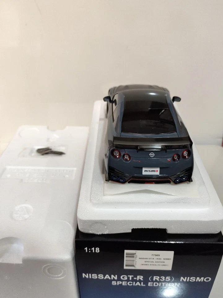 1:18 AUTOART Nissan Gt-R (R35) Nismo Special Edition 2022 Grey AA77505 - Immagine 3 di 4