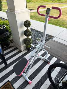 Foldable Squat Workout Machine / Leg & Glute Trainer