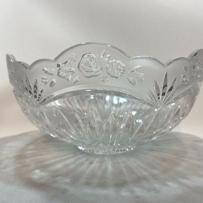 Oneida Crystal ''Southern Garden'' Retired 2003 Scalloped Satin Edge Bowl Germany