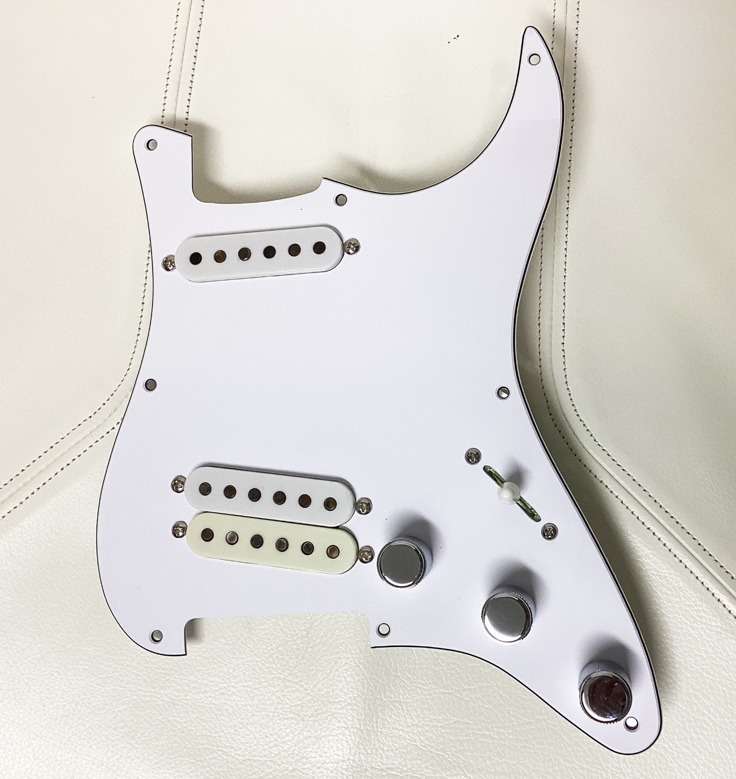 Robbie Robertson Last Waltz Fits Fender Stratocaster Loaded Pickguard 8 hole