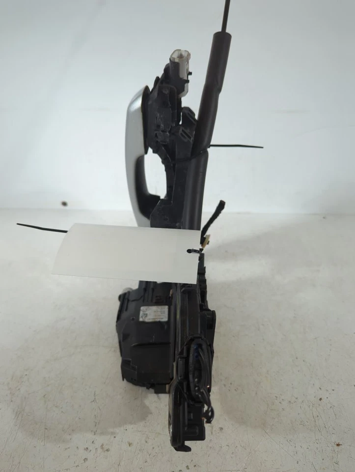 Cerradura puerta trasera lado conductor Jaguar E-pace Mk1 Estate 5 puertas 2017-2021 N69 Foto 4 de 4