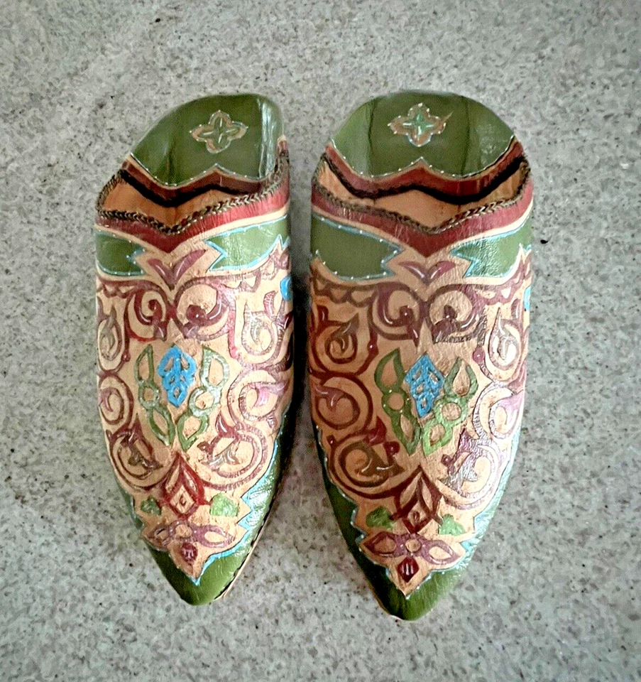 Chamois Leather Slippers With Hand-Painted Design Slip Ons (6.5M) - Image 4 of 4