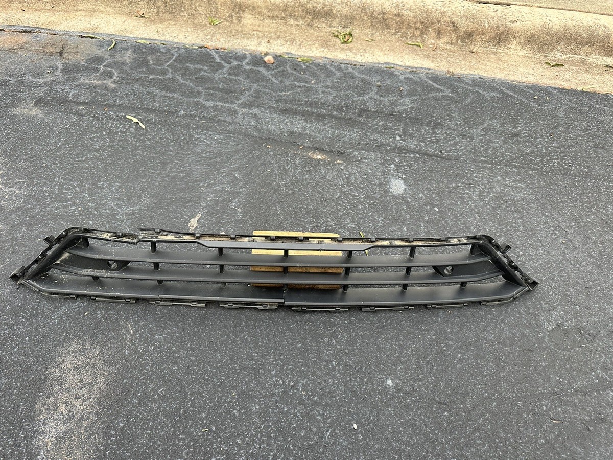 GENUINE VOLVO XC60 FRONT LOWER BUMPER GRILLE 32234933 | eBay