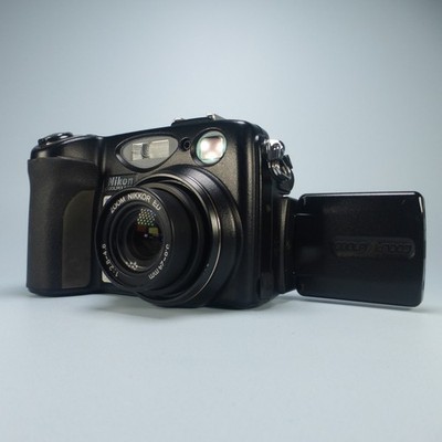 Nikon Digital Camera Coolpix 5400 5.1MP Flip Screen Black Tested