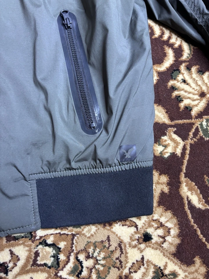 Chaqueta de Bombardero American Eagle Hombres Pequeña Clásica Vuelo Estilo Militar Ligera Foto 3 de 4