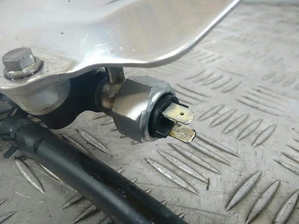 Triumph Tiger 1050 2012 clavija de pie Foto 4 de 4