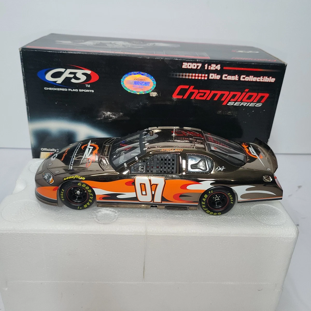 Dale Earnhardt Jr Diecast Racing Cars 1:24 2007 Vehicle Year for