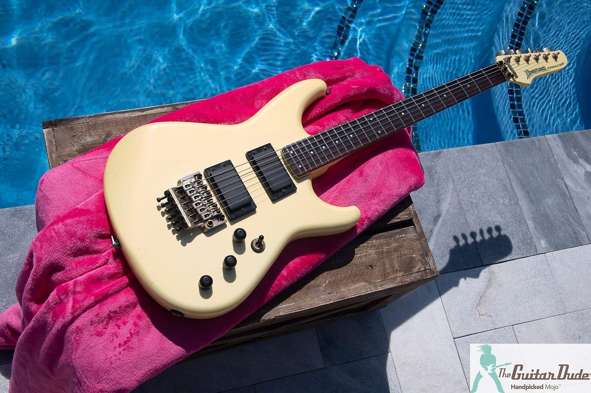 Classic 1986 Ibanez RS525 PL (Pearl White Finish) Roadstar Classic 1986 Ibanez RS525 PL (Pearl White Finish) Roadstar