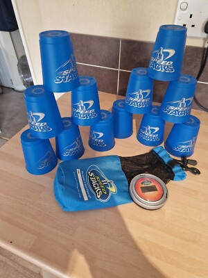 Speed Stacks 12 blaue Stapelbecher mit Timer Zug-Schnur zurück offiziell WSSA