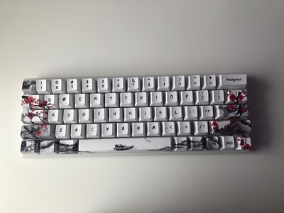60% Mechanische Tastatur mit japanischen Stil Weißen Tastenkappen Blau Schalter