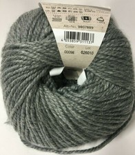 4 pelotes de laine/ 1 pelote =150g= 1 bonnet/ alpaga et laine/ gris