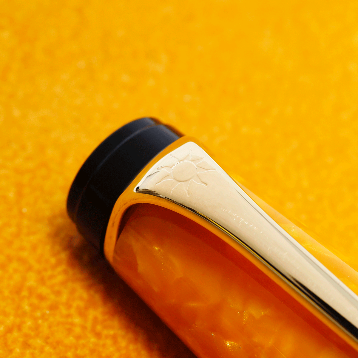 Aurora Aurea Minima Auroloide Orange Fountain Pen 18Kt Solid Gold