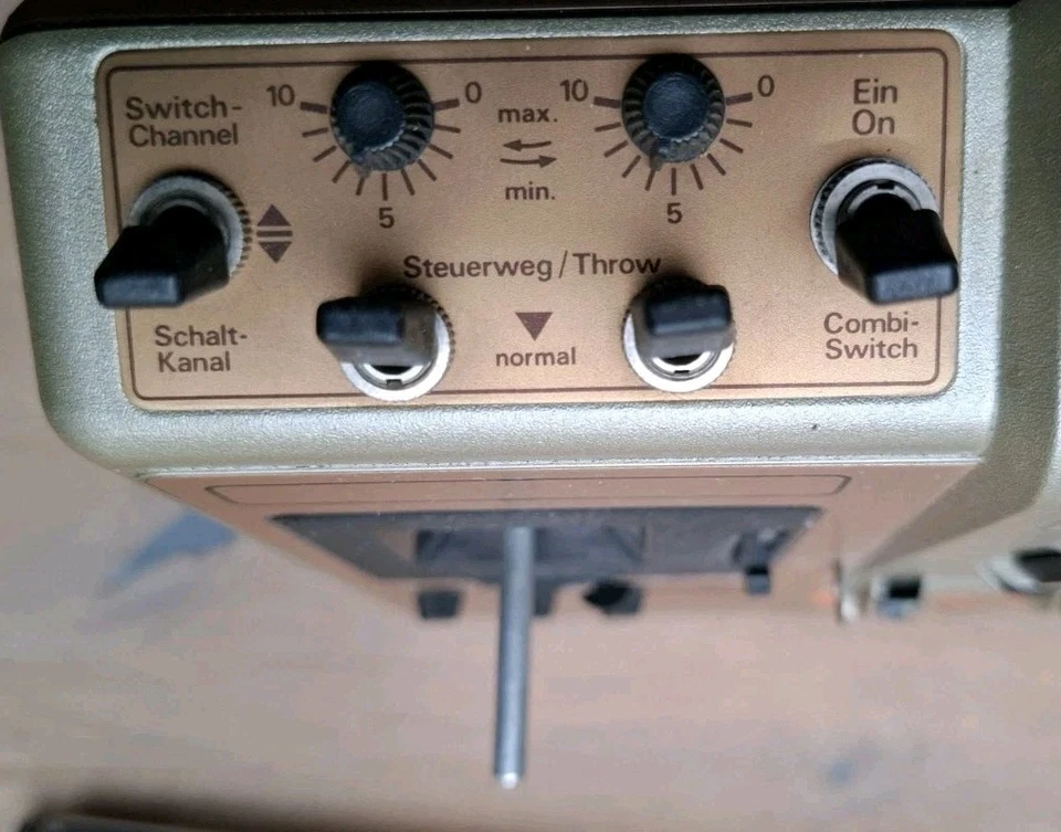 Multiplex combi plus Fernsteuerung Sender 35 Mhz RC Modellbau Vintage - Bild 3 von 4