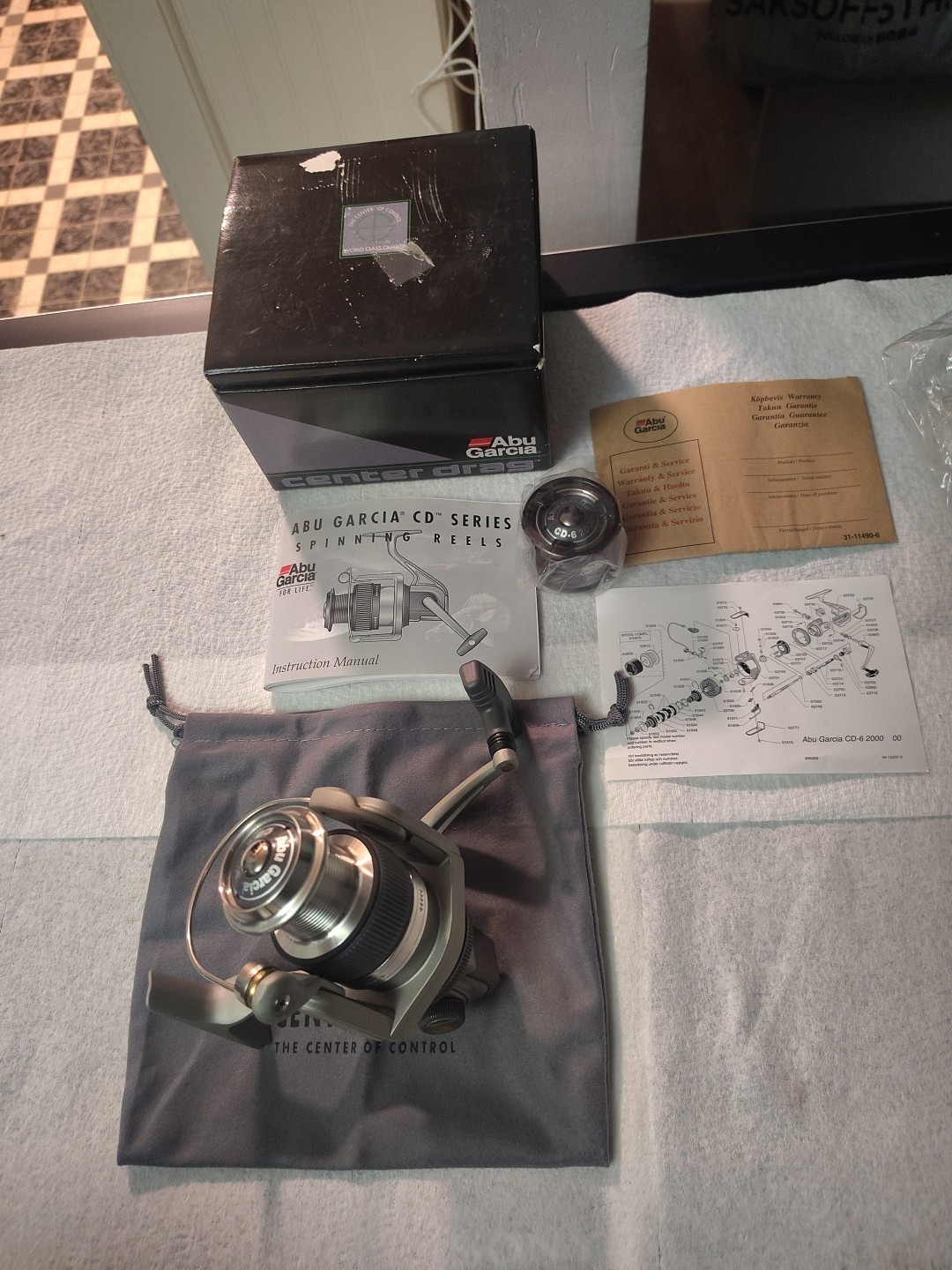 VINTAGE (NOS) Abu Garcia/ CD 6-2000 SPINNING REEL with CENTER DRAG and EXTRA...