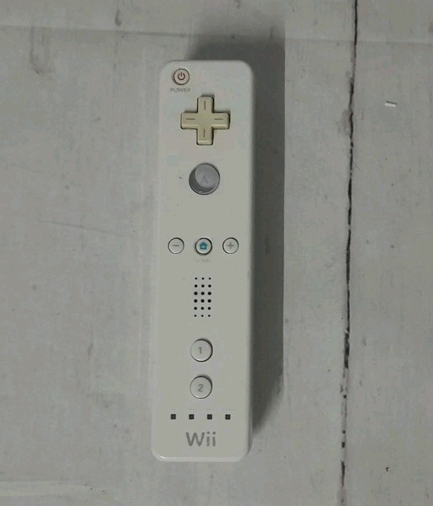 Discounted Official Genuine Nintendo Wii Wireless Remote Controller -White (Wii)