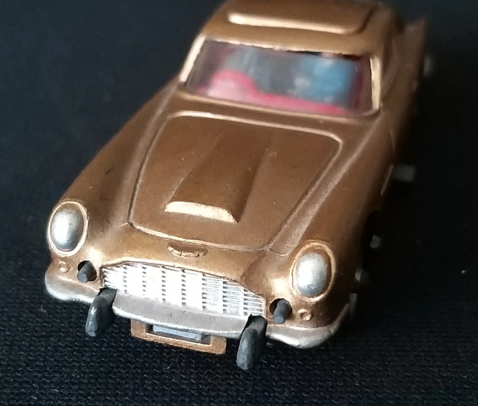 *** JAMES BOND - ASTON MARTIN DB5 *** CORGI TOYS SCALA 1:43 DEL 1965 !!! - Immagine 3 di 4