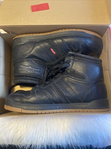 Levi’s Men Black Leather High Top Sneaker. NWT. New In Box. Size 9.