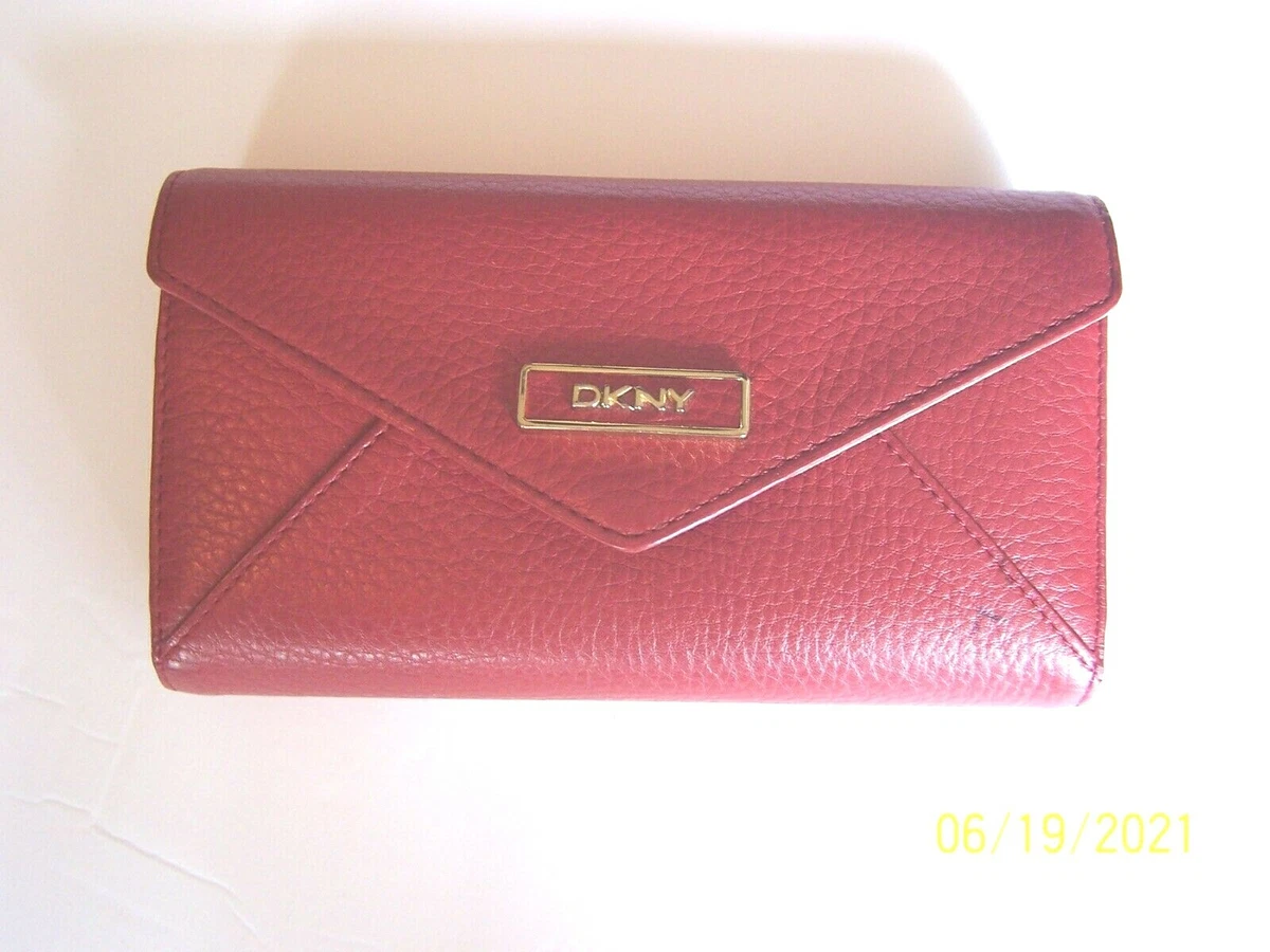 dkny trifold wallet