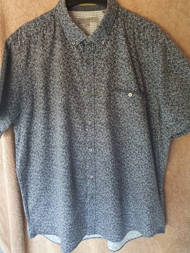 Ted Baker Gr. 5. Kurzärmeliges Shirt. Passt wie ein großer. - Bild 3 von 7