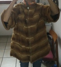 Upcycling Mantel Gr. 36-40 Pelz Fuchs (?)Leder Handarbeit Streifen Fellreste NEU