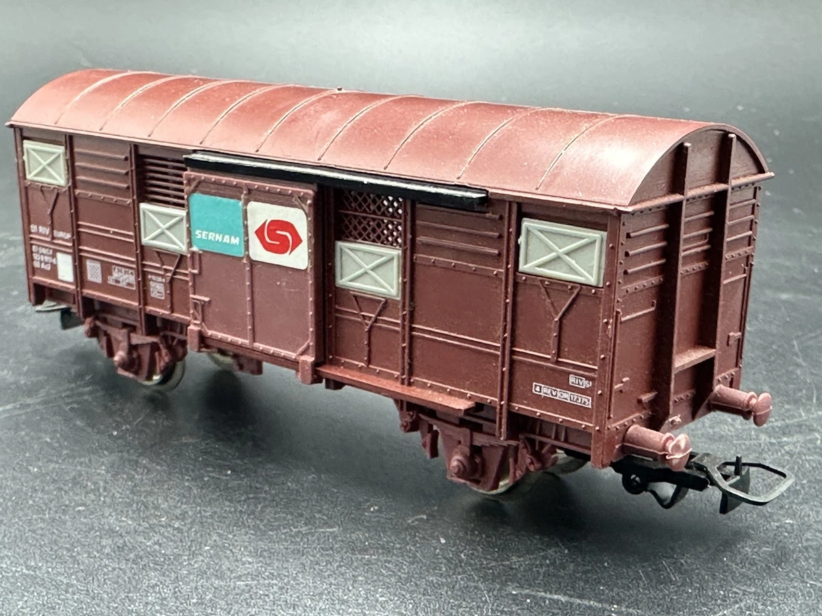 Wagons de marchandises Jouef avec présentoir pour
