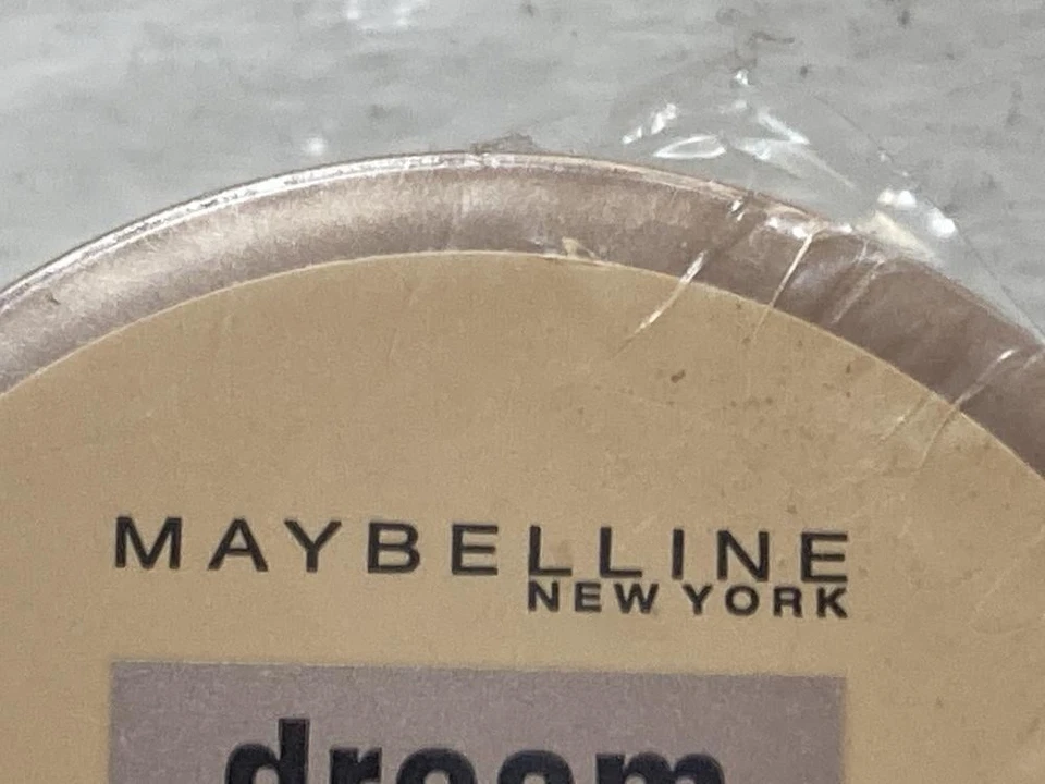 MAYBELLINE DREAM MATTE MOUSSE MATTIFYING FOUNDATION - Image 2 of 4