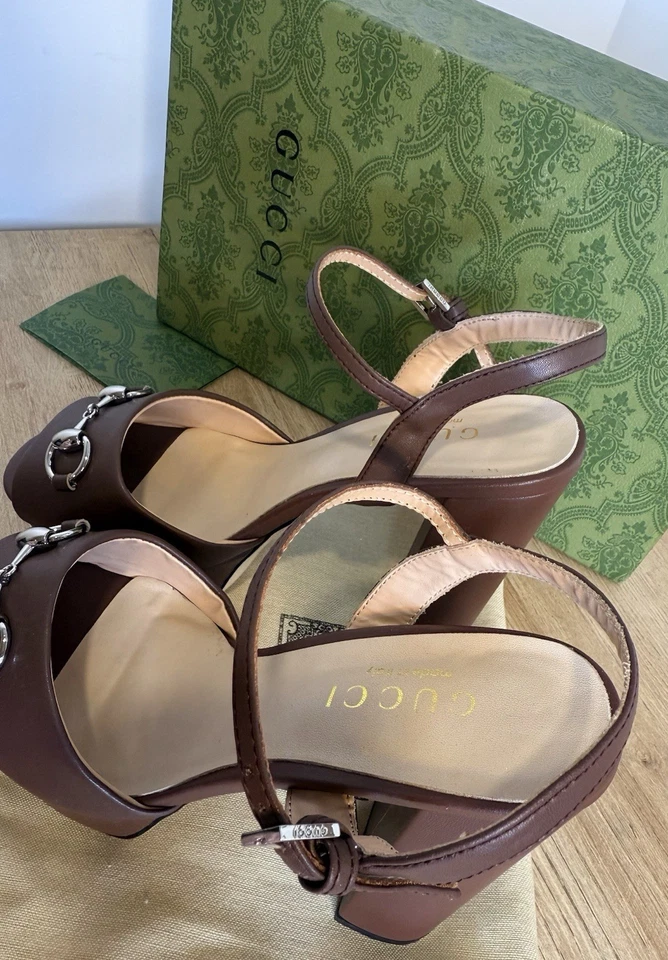 Salto plataforma feminino GUCCI marrom tamanho 37 (7) com caixa - Imagem 3 de 4