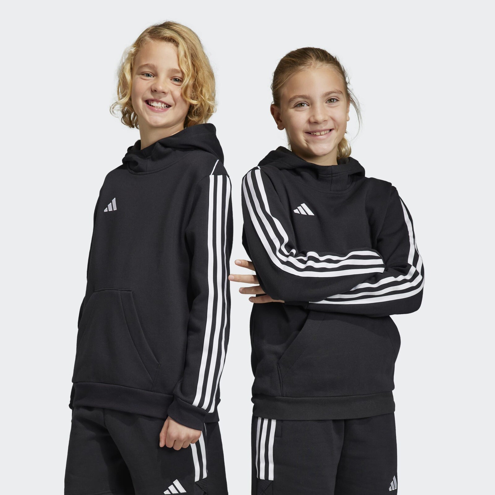 Маленькая толстовка Adidas Tiro23 League Sweat Kids молодежного размера S Черный #606