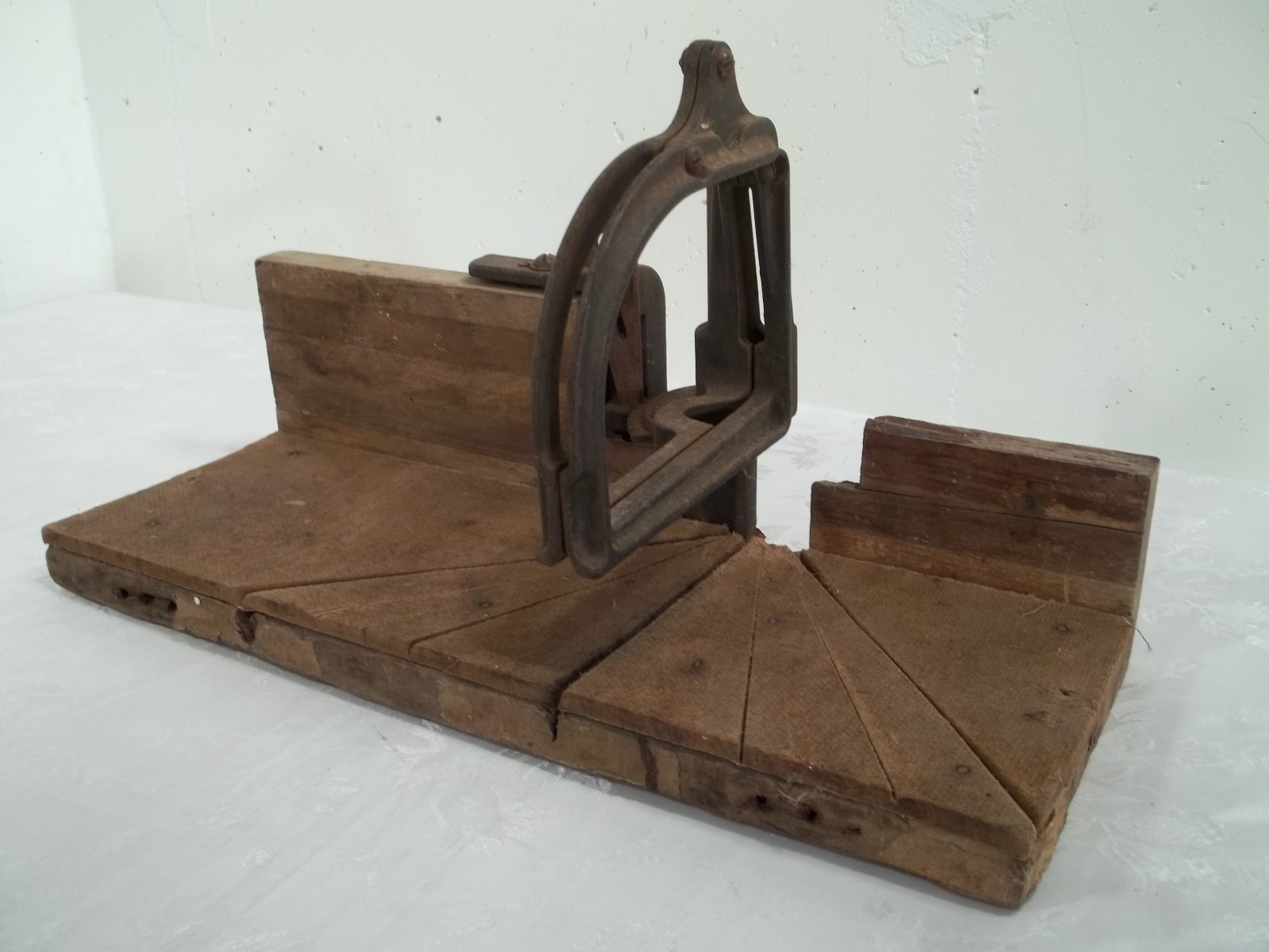 Vintage Antique Stanley Miter Box Model 